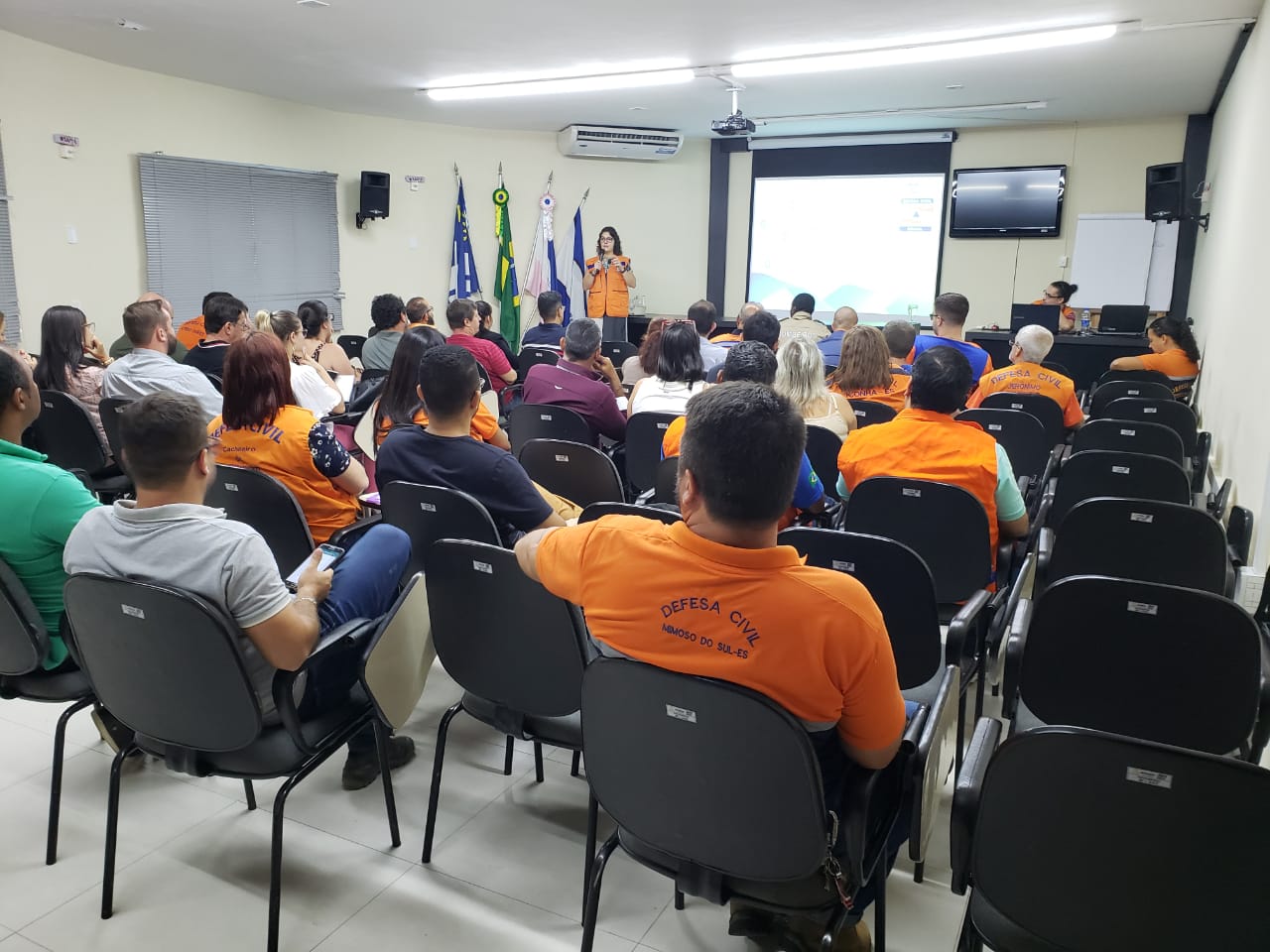A Defesa Civil do Espírito Santo teve um momento histórico na data de hoje -  quinta-feira -  9 de julho de 2020. Foi realizado o lançamento da pedra fundamental do Centro Estadual de Gerenciamento de Riscos e Desastre do Espírito Santo (CEGRD) -  com a presença do Governo do Estado -  Renato Casagrande.